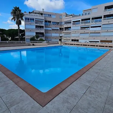Apartament La Parenthese Hyeroise T3 Sur Le Port De Hyères