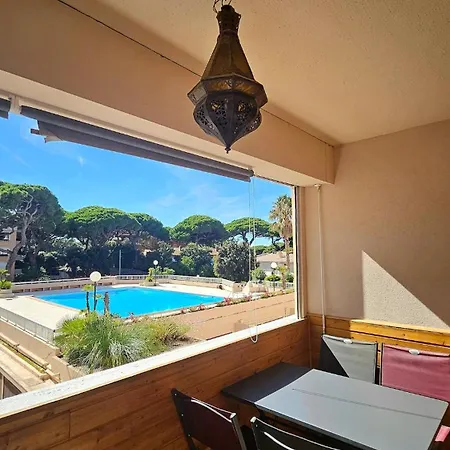 La Parenthese Hyeroise T3 Sur Le Port De Apartamento Hyères