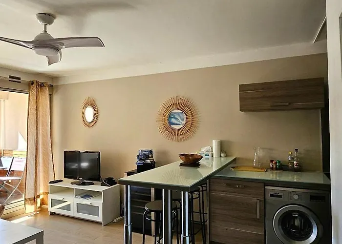 La Parenthese Hyeroise T3 Sur Le Port De Lejlighed *