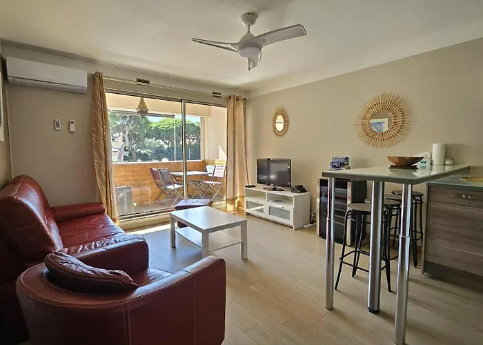 La Parenthese Hyeroise T3 Sur Le Port De *