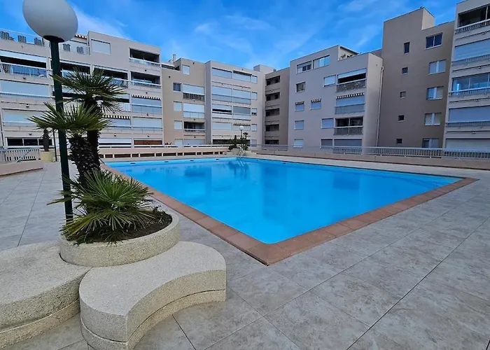 La Parenthese Hyeroise T3 Sur Le Port De * Hyères