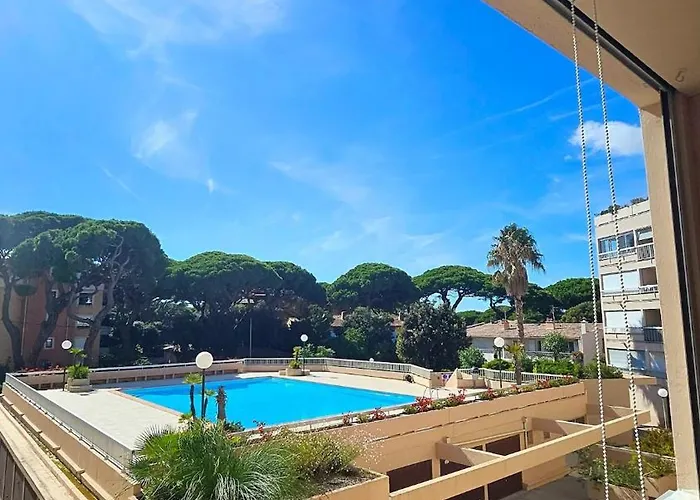 La Parenthese Hyeroise T3 Sur Le Port De *